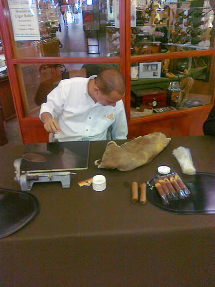 Cigar rolling